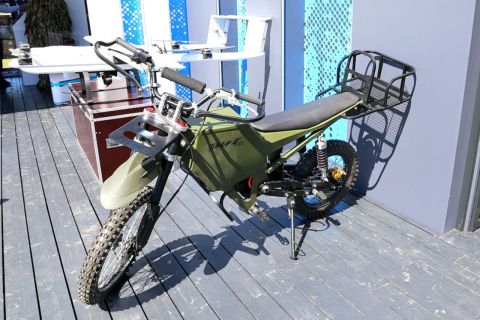 Фото-репортаж: Транспорт ВЭФ: от "Нивы" до БТР