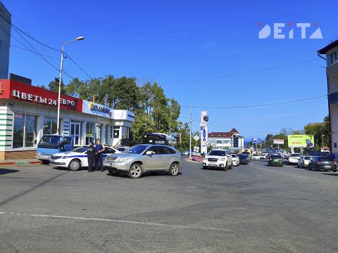 Фото-репортаж: Ремонт теплотрассы парализовал микрорайон Владивостока и лишил его общественного транспорта (ОБНОВЛЕНО)