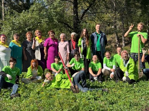 Фото-репортаж: Память поколений: НЗМУ помогает благоустроить новый сквер в Находке