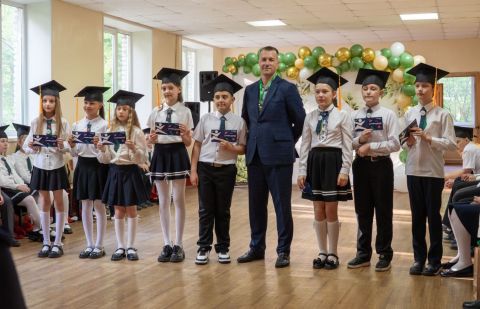 Фото-репортаж: Эколята НЗМУ перешли в среднюю школу