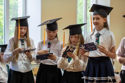 Фото-репортаж: Эколята НЗМУ перешли в среднюю школу