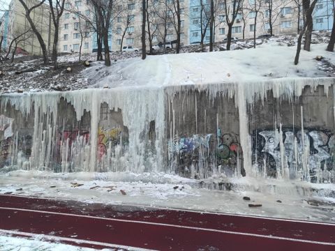 Фото-репортаж: Улицу во Владивостоке заливает фекалиями и водами неизвестного происхождения