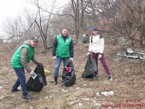 Фото-репортаж: На озере лотосов прошел субботник