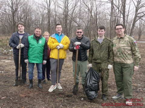 Фото-репортаж: На озере лотосов прошел субботник