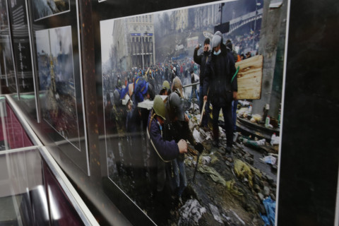 Фото-репортаж: Спецпоезд с "вежливыми людьми" и бронетехникой прибыл во Владивосток