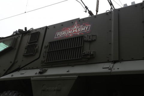 Фото-репортаж: Спецпоезд с "вежливыми людьми" и бронетехникой прибыл во Владивосток