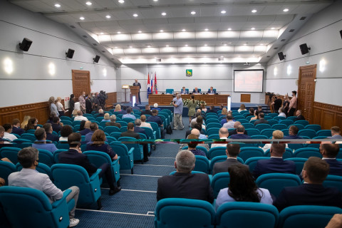 Фото-репортаж: Дума Владивостока приняла присягу мэра города