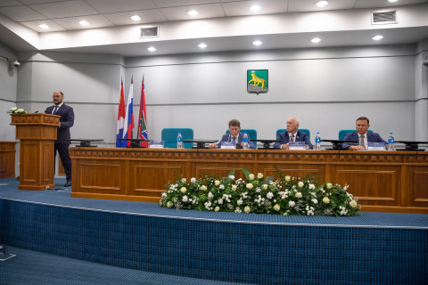 Фото-репортаж: Дума Владивостока приняла присягу мэра города