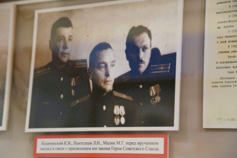 Фото-репортаж: "На этой высоте буду до последней капли крови стоять": как советские воины освобождали Корею