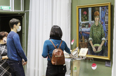 Фото-репортаж: Зрители рассказали, зачем пришли на «Ночь искусств» в картинную галерею  