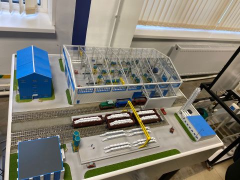 Фото-репортаж: Стажеры-аппаратчики НЗМУ изучают практику в Кингисеппе