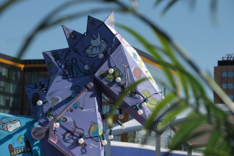 Фото-репортаж: Арт-объект в честь «Года семьи» презентовали на ПМЭФ