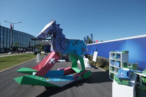 Фото-репортаж: Арт-объект в честь «Года семьи» презентовали на ПМЭФ