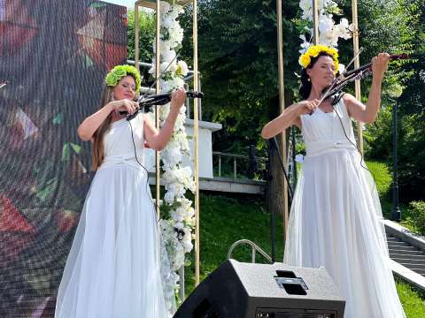 Фото-репортаж: Во Владивостоке подвели итоги конкурса-выставки "Цветочный бриз"