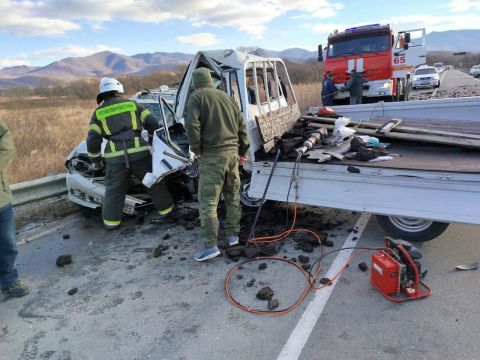 Фото-репортаж: Минтранс Приморья отчитался о победе над гололёдными явлениями