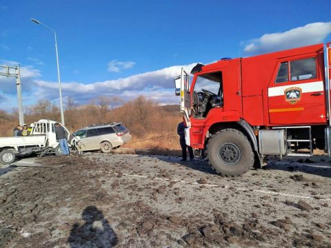 Фото-репортаж: Минтранс Приморья отчитался о победе над гололёдными явлениями