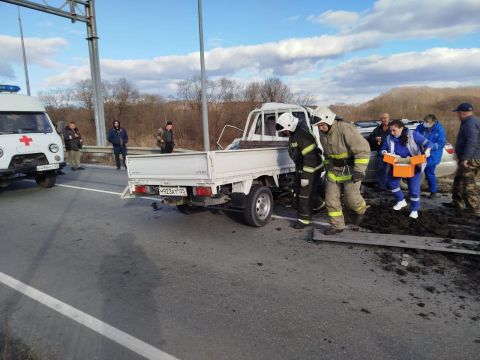 Фото-репортаж: Минтранс Приморья отчитался о победе над гололёдными явлениями