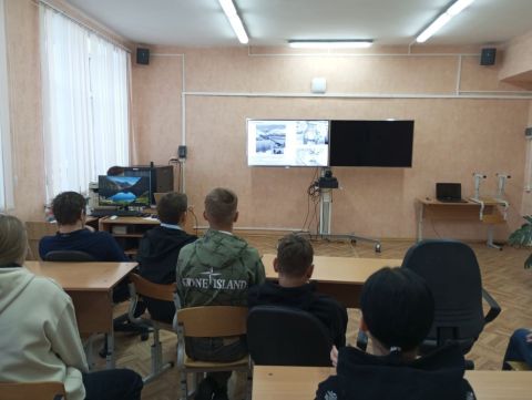 Фото-репортаж: Школьники Приморья узнали историю освоения Дальнего Востока по графическому роману на онлайн-уроке от МТС