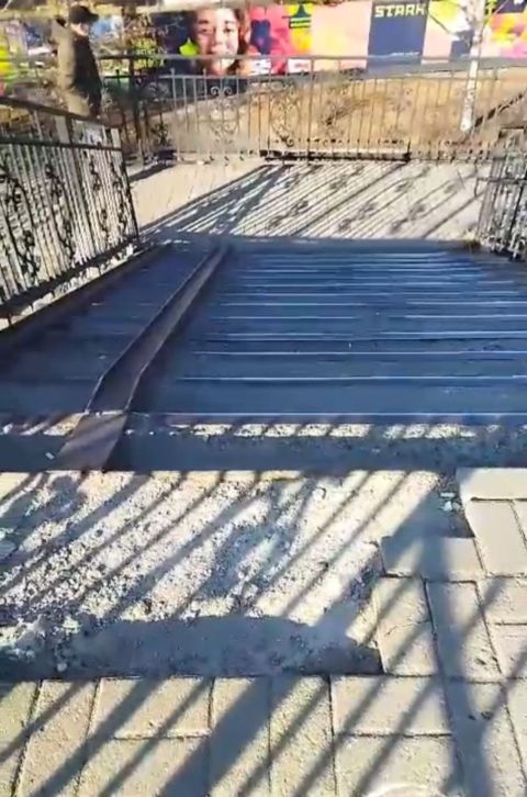 Фото-репортаж: Виадук на автобусной остановке травмирует владивостокцев