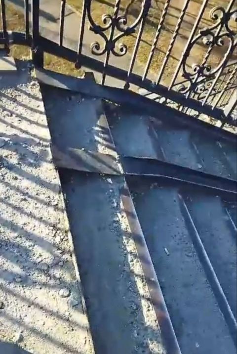 Фото-репортаж: Виадук на автобусной остановке травмирует владивостокцев