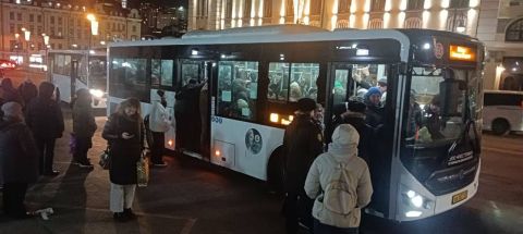 Фото-репортаж: Два автобуса в час: хроники транспортного коллапса на Эгершельде