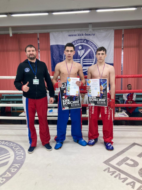 Фото-репортаж: Боле 130 спортсменов сразились за Кубок Приморья по кикбоксингу