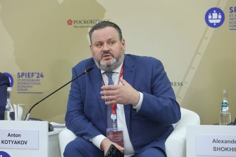 Фото-репортаж: Бизнес займётся подготовкой специалистов по дефицитным направлениям