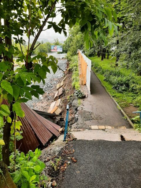 Фото-репортаж: Скандальные стройки и пинг-понг чиновников разозлили владивостокцев