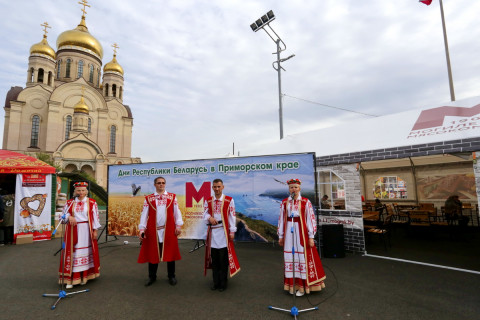 Фото-репортаж: Фестиваль белорусских продуктов начался в Приморье