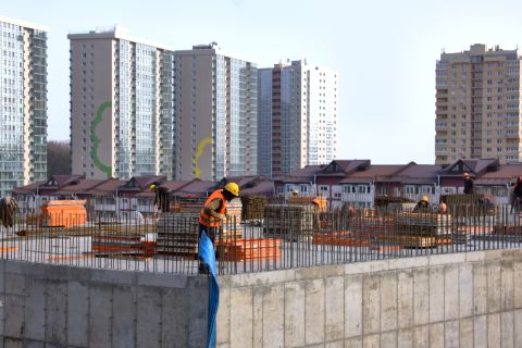 Фото-репортаж: Новый жилой комплекс «Дом с углом» открывает свои двери для покупателей