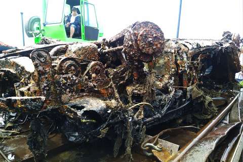 Фото-репортаж: Акваторию Владивостока очистили от затонувшего металлолома