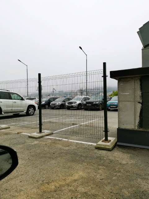 Фото-репортаж: Полиция возбудила дело из-за спорной парковки ЖК «Золотой рог»