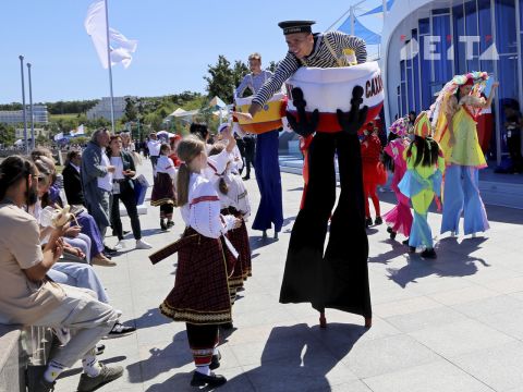 Фото-репортаж: Не все приморцы смогут попасть на Улицу Дальнего Востока