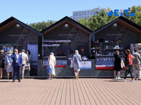 Фото-репортаж: Не все приморцы смогут попасть на Улицу Дальнего Востока
