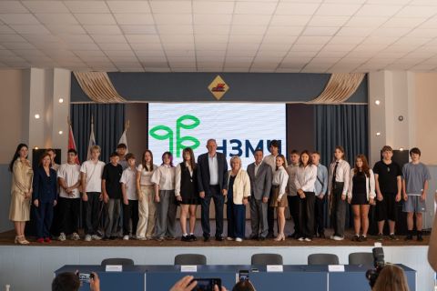 18 первокурсников НГГПК заключили целевые договоры с НЗМУ