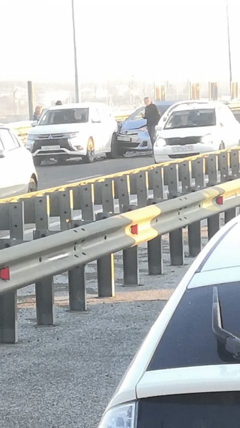 Фото-репортаж: Первые заморозки после дождя сковали приморские дороги