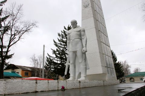 Фото-репортаж: «Нет в России семьи такой…»: мемориалы ВОВ в Приморье - фоторепортаж