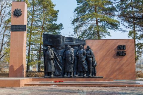 Фото-репортаж: «Нет в России семьи такой…»: мемориалы ВОВ в Приморье - фоторепортаж