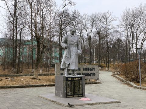 Фото-репортаж: «Нет в России семьи такой…»: мемориалы ВОВ в Приморье - фоторепортаж