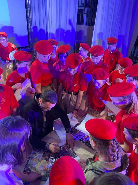 Фото-репортаж: Юнармейцы Приморья приняли участие в проекте «(НЕ)Обычные люди»