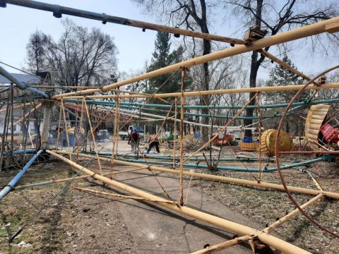 Фото-репортаж: Падение колеса обозрения в парке заинтересовало прокуратуру в Приморье