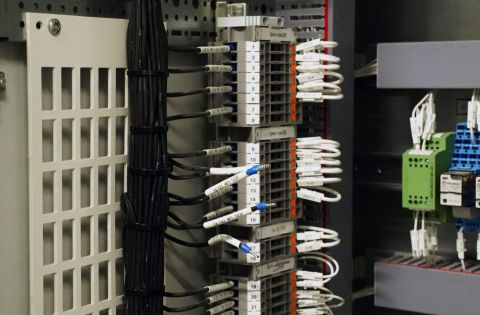 Фото-репортаж: НЗМУ завершил строительство электроподстанции