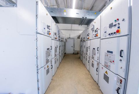 Фото-репортаж: НЗМУ завершил строительство электроподстанции