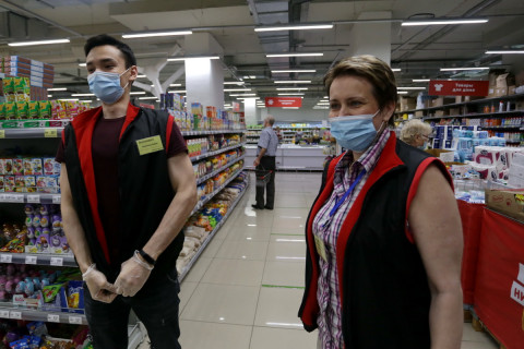 Фото-репортаж: Административные комиссии проводят рейды по торговым точкам Приморья