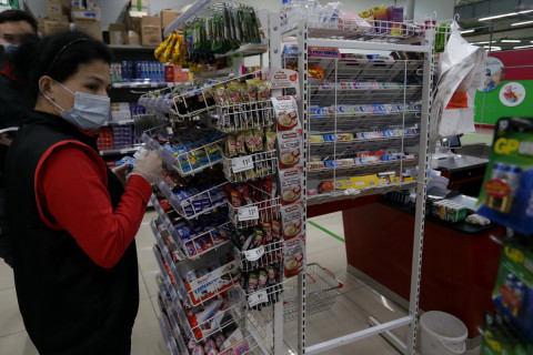 Фото-репортаж: Административные комиссии проводят рейды по торговым точкам Приморья