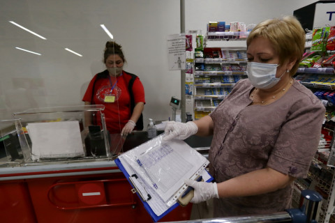 Фото-репортаж: Административные комиссии проводят рейды по торговым точкам Приморья