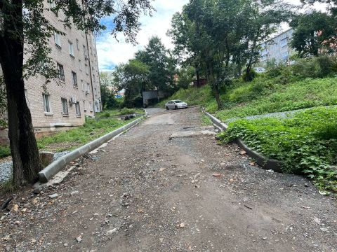 Фото-репортаж: Прокуратура Владивостока требует у мэрии ремонта более 20 улиц