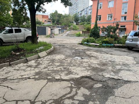 Фото-репортаж: Прокуратура Владивостока требует у мэрии ремонта более 20 улиц