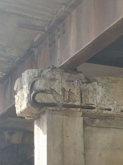 Фото-репортаж: Большегрузы добивают аварийный мост в Приморье