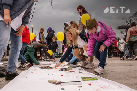Фото-репортаж: Полоса препятствий и красный флаг над Рейхстагом: как отмечали праздник Победы во Владивостоке